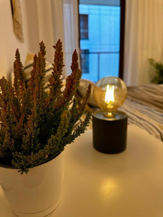 Apartament Centrum, Miejsce Parkingowe W Cenie ワルシャワ エクステリア 写真